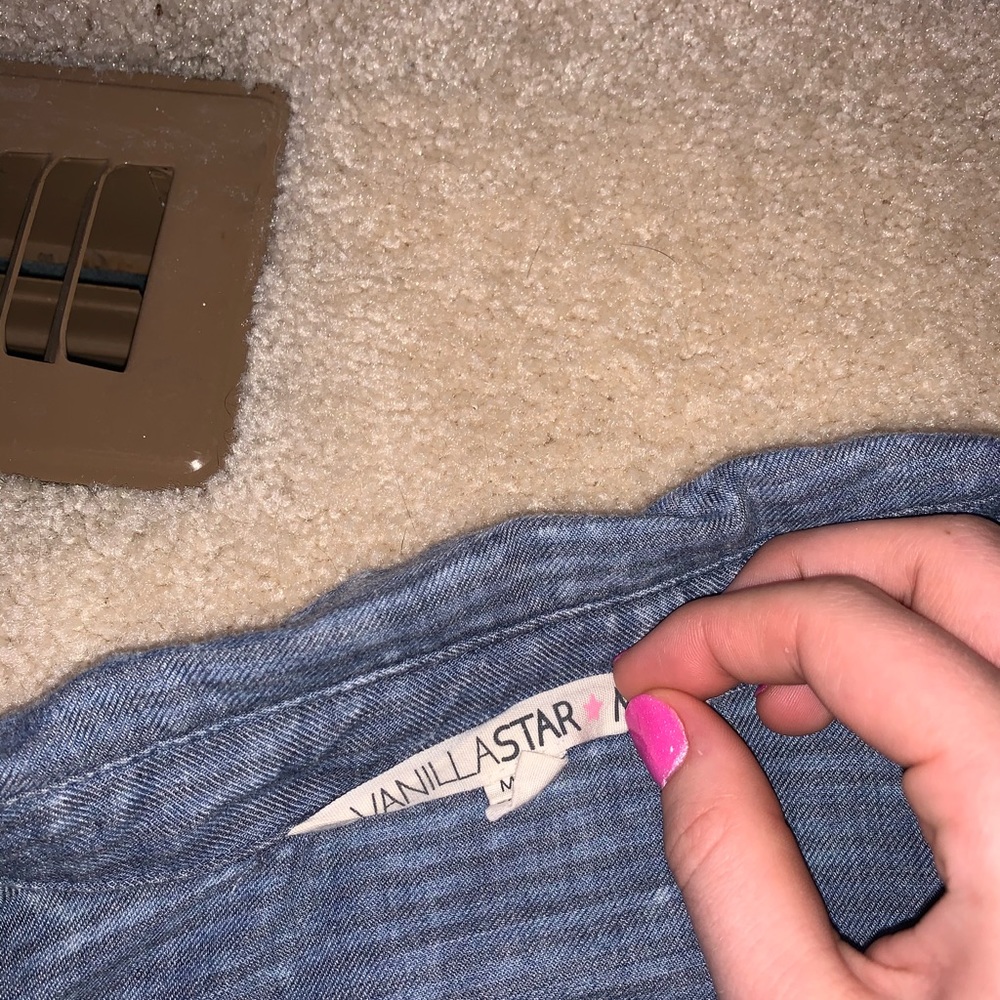Button up - Picture 2 of 2